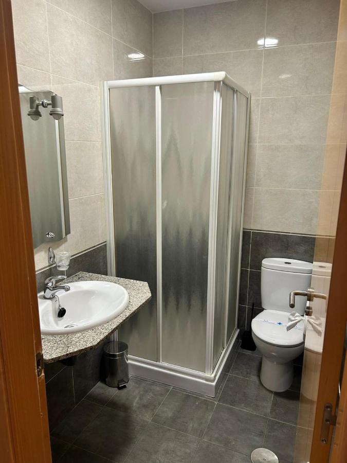 Hostal Restaurante Aqua Ourense Buitenkant foto