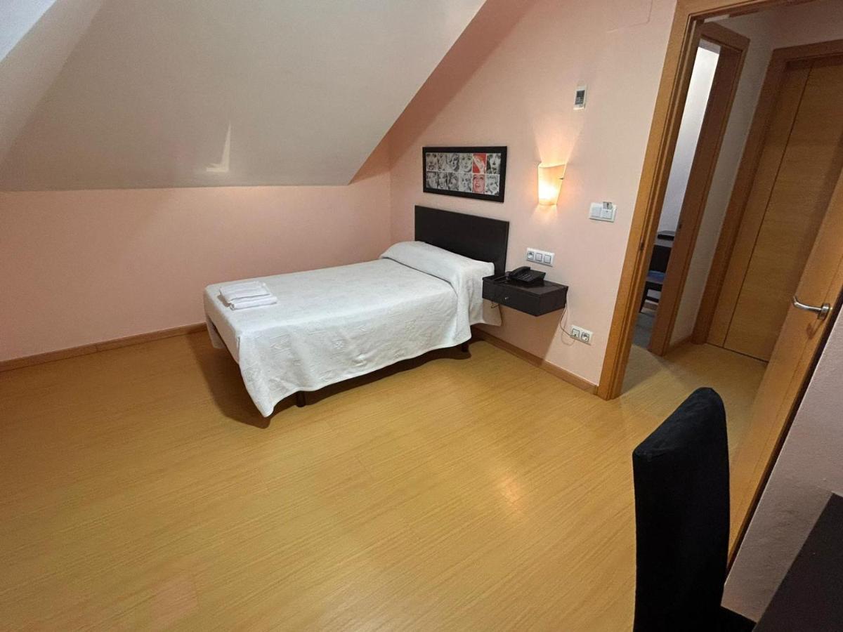 Hostal Restaurante Aqua Ourense Buitenkant foto